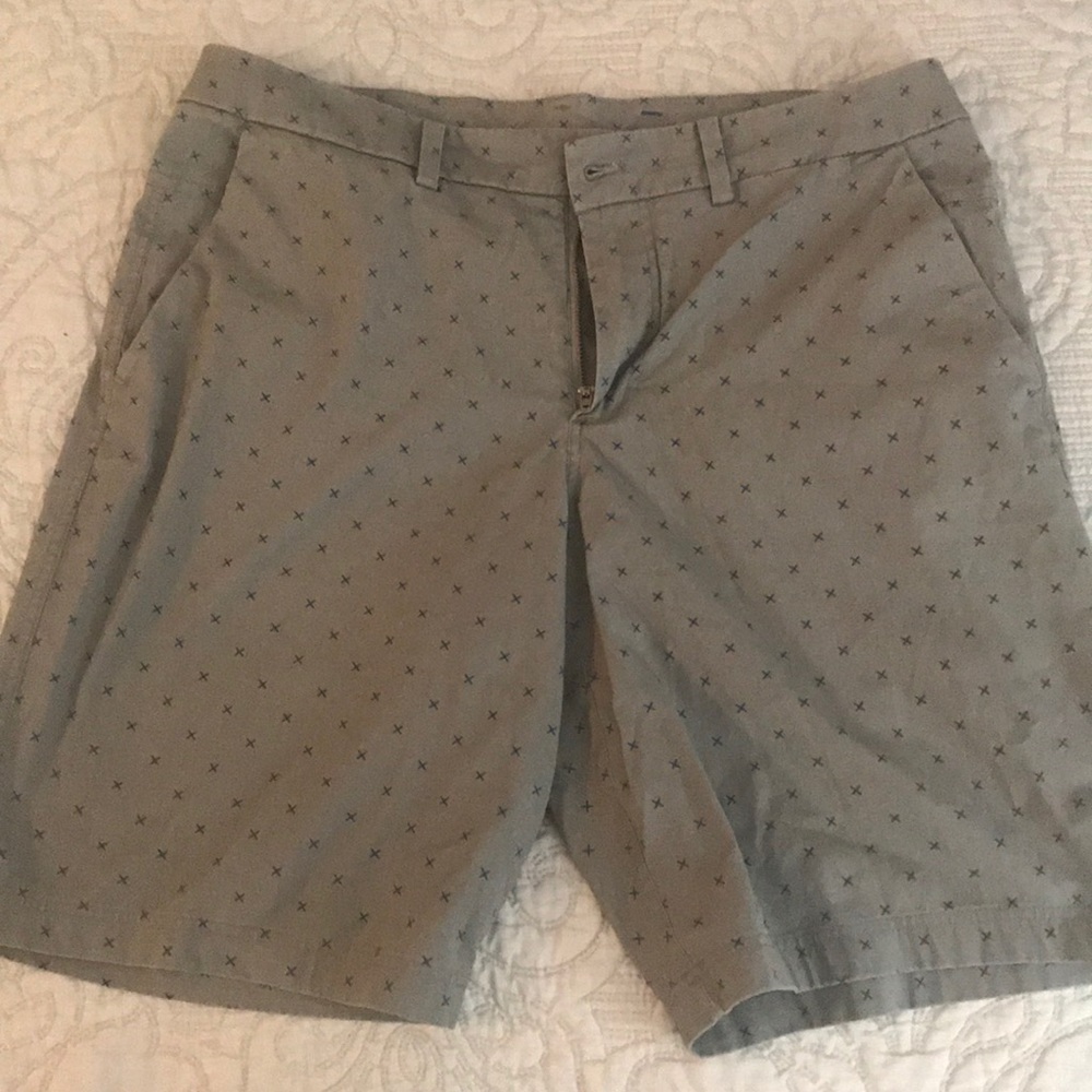 Men’s gray lululemon shorts